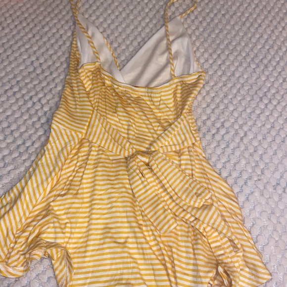 Tie back tank top - Picture 2 of 2